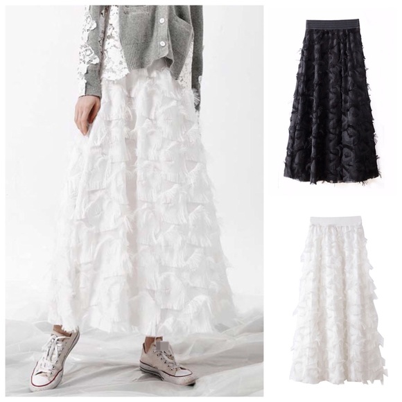 Black & White Eyelash Feathered Skirt - Picture 2 of 8